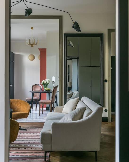 Dark Blue Apartment وارسو المظهر الخارجي الصورة