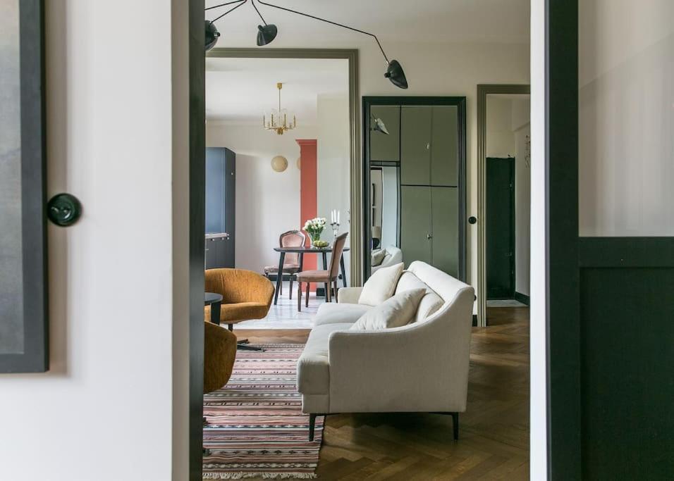 Dark Blue Apartment وارسو المظهر الخارجي الصورة