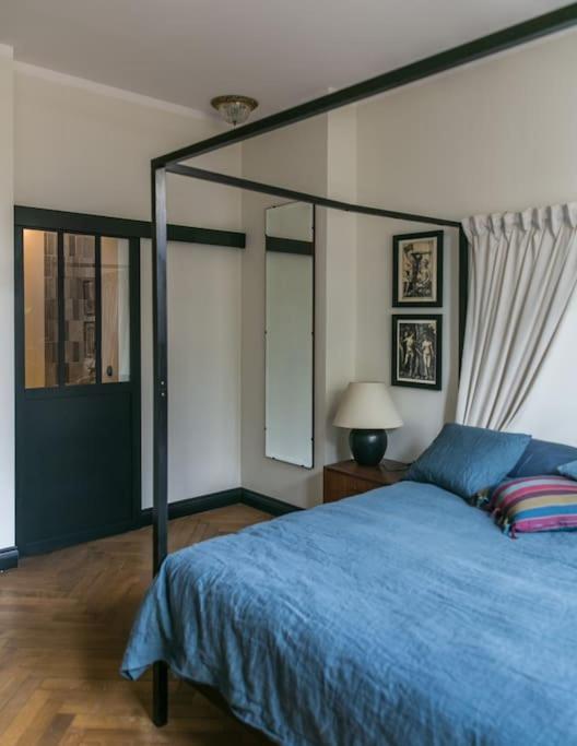 Dark Blue Apartment وارسو المظهر الخارجي الصورة