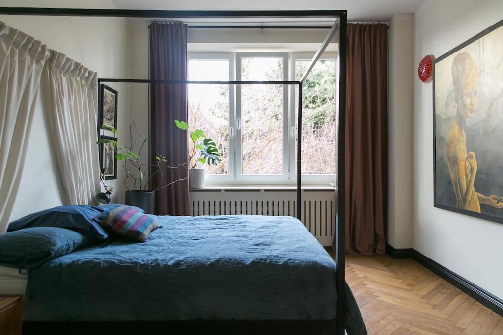 Dark Blue Apartment وارسو المظهر الخارجي الصورة